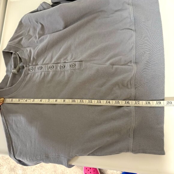 Vuori Laguna Stretch Organic Cotton Henley Sweatshirt - Picture 11 of 11